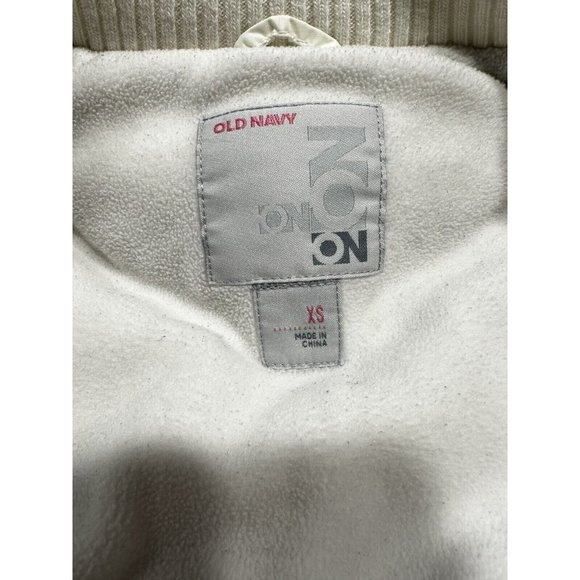 Old Navy Vest Girl Size X-Small White Polyester Urban Puffer Sleeveless Full Zip - Picture 5 of 7